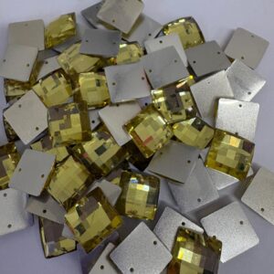Chaton Quadrado15x15mm Dourado/ 3000 peças