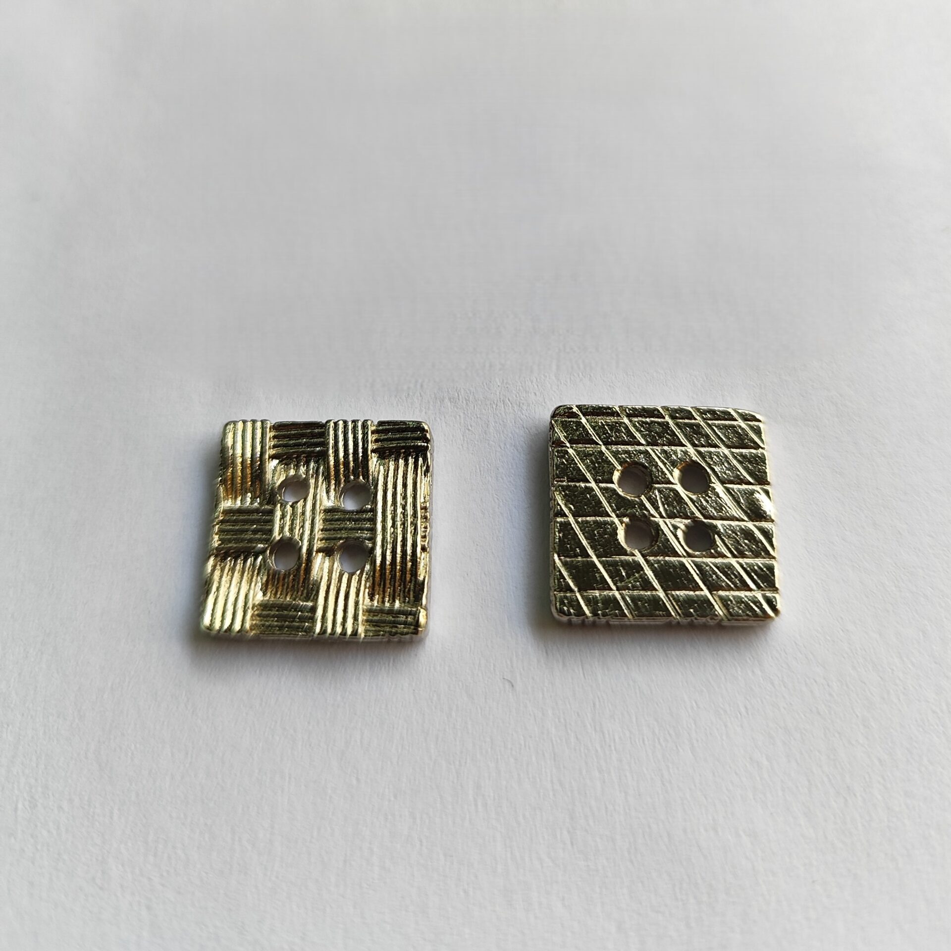 Botão de Metal 6874/28 Tam 28 Dourado/1000 pçs