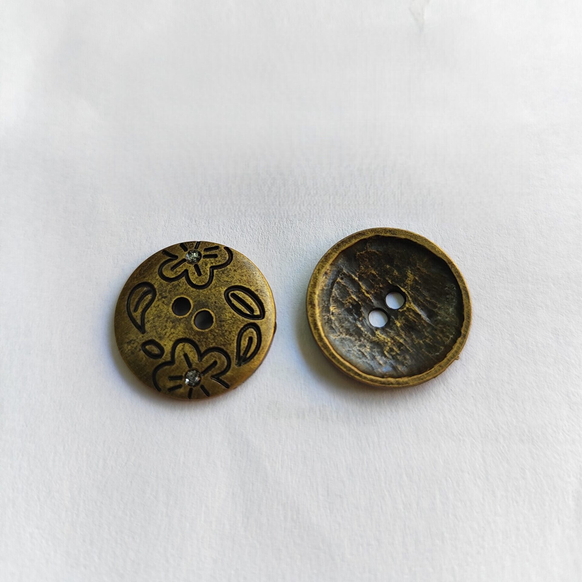 Botão de Metal 70410/32 Tam32 Ouro Velho/1000pçs