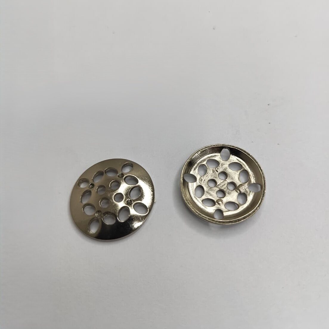 Botão de Metal 7313/44 Tam 44 Níquel/ 500 pçs